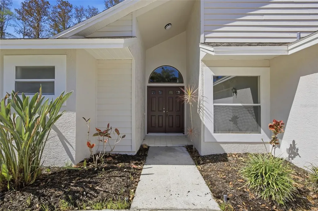 812 Crestridge Drive Tarpon Springs FL 34688