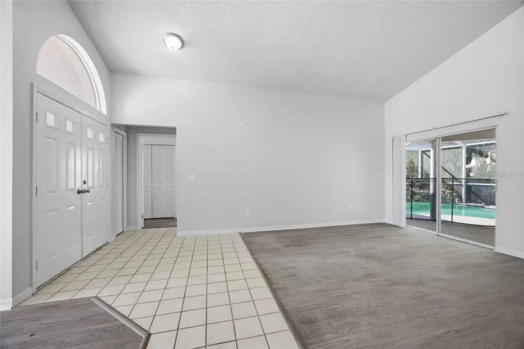 812 Crestridge Drive Tarpon Springs FL 34688