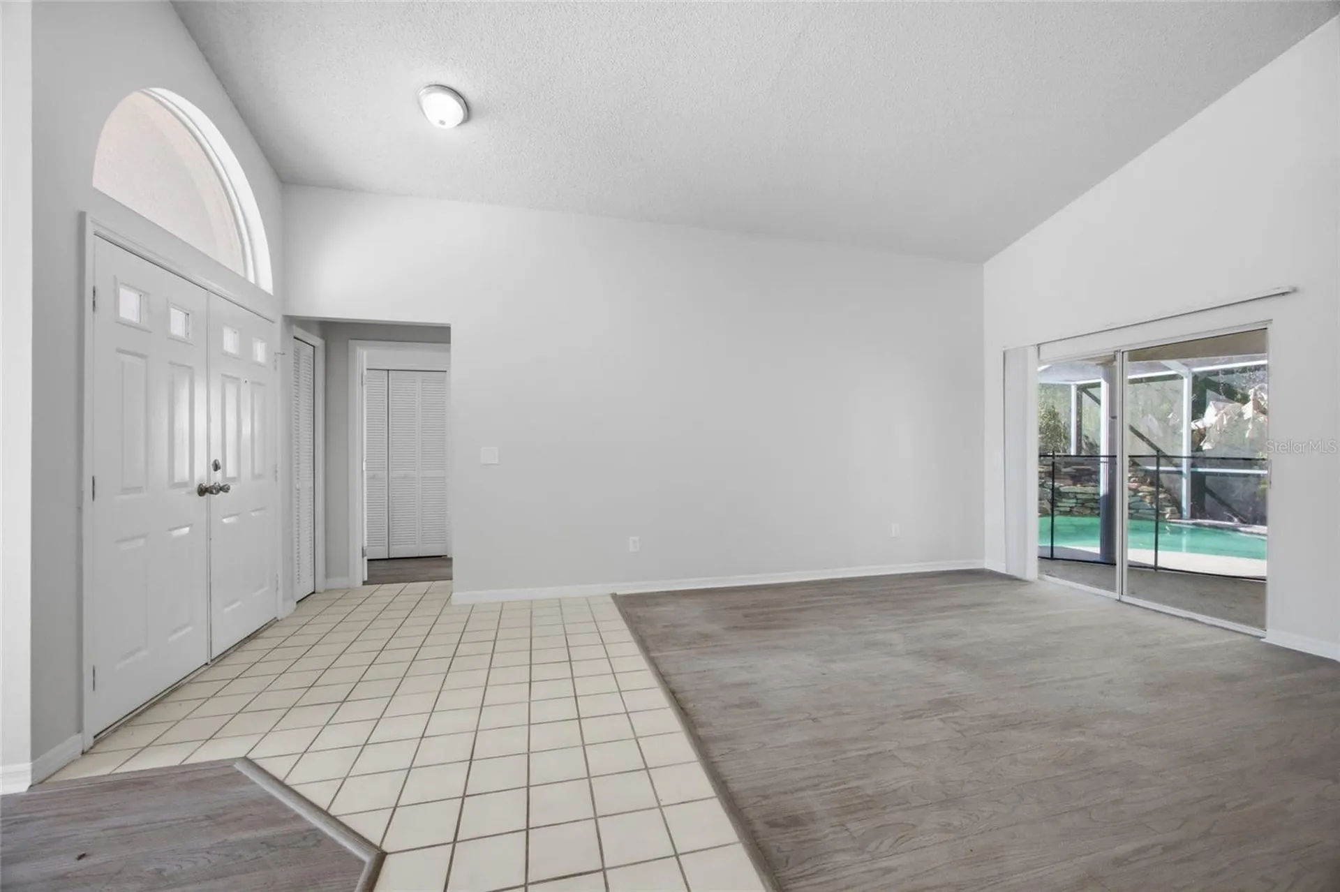 812 Crestridge Drive Tarpon Springs FL 34688