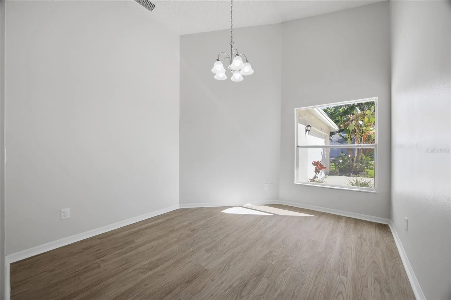 812 Crestridge Drive Tarpon Springs FL 34688