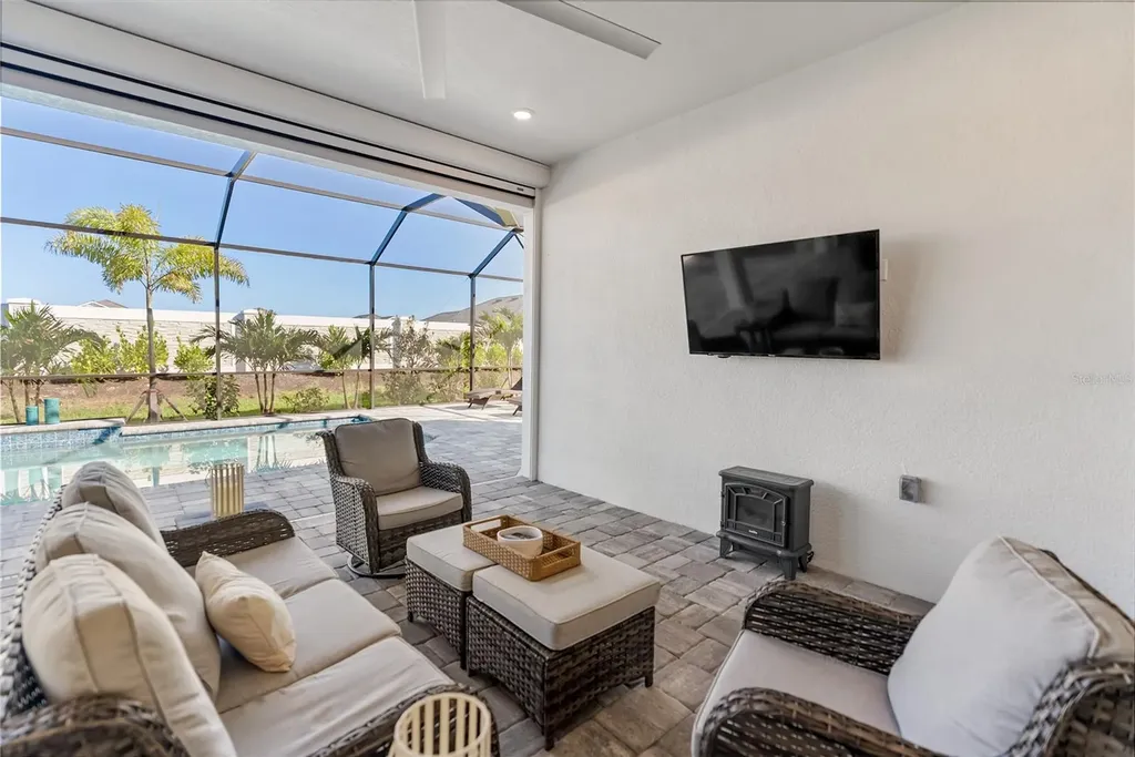 15278 Contenta Loop Bradenton FL 34211