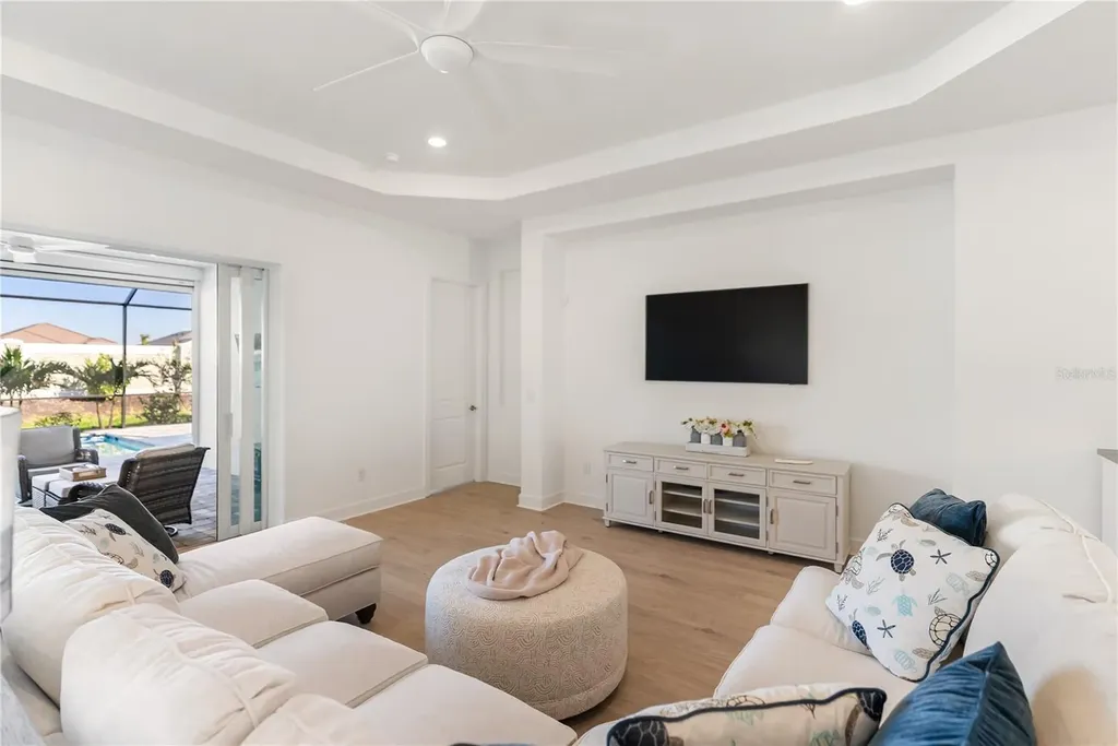 15278 Contenta Loop Bradenton FL 34211