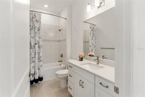 15278 Contenta Loop Bradenton FL 34211