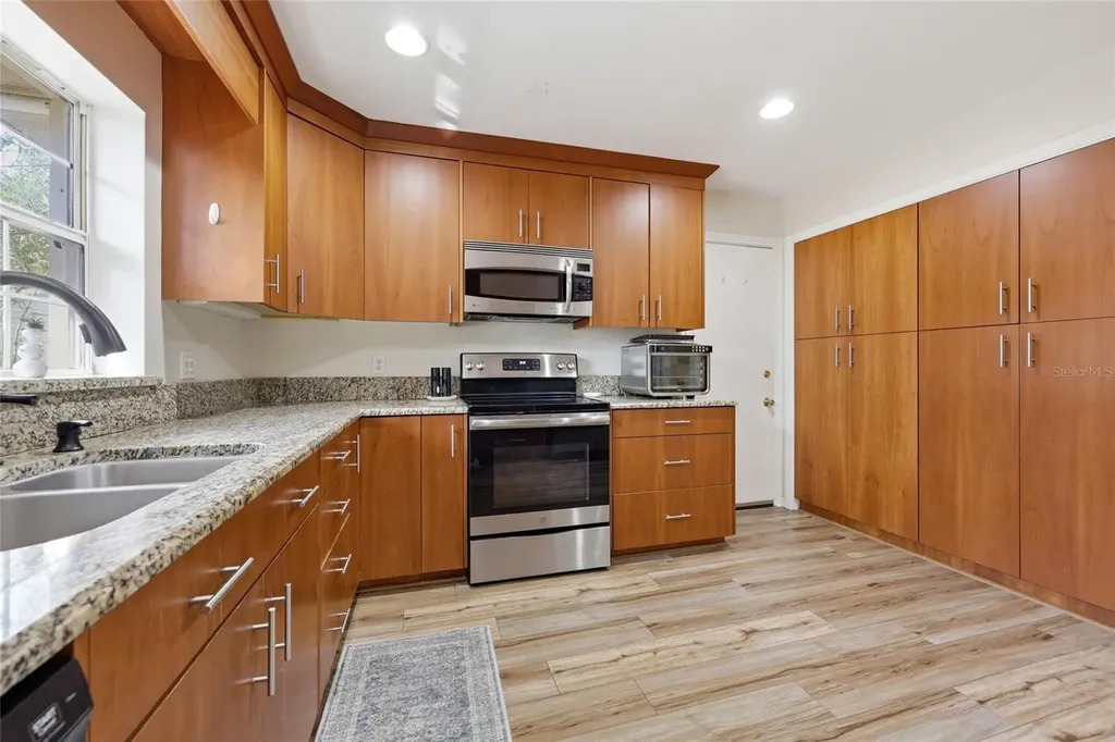 812 NW 36th Terrace Gainesville FL 32605