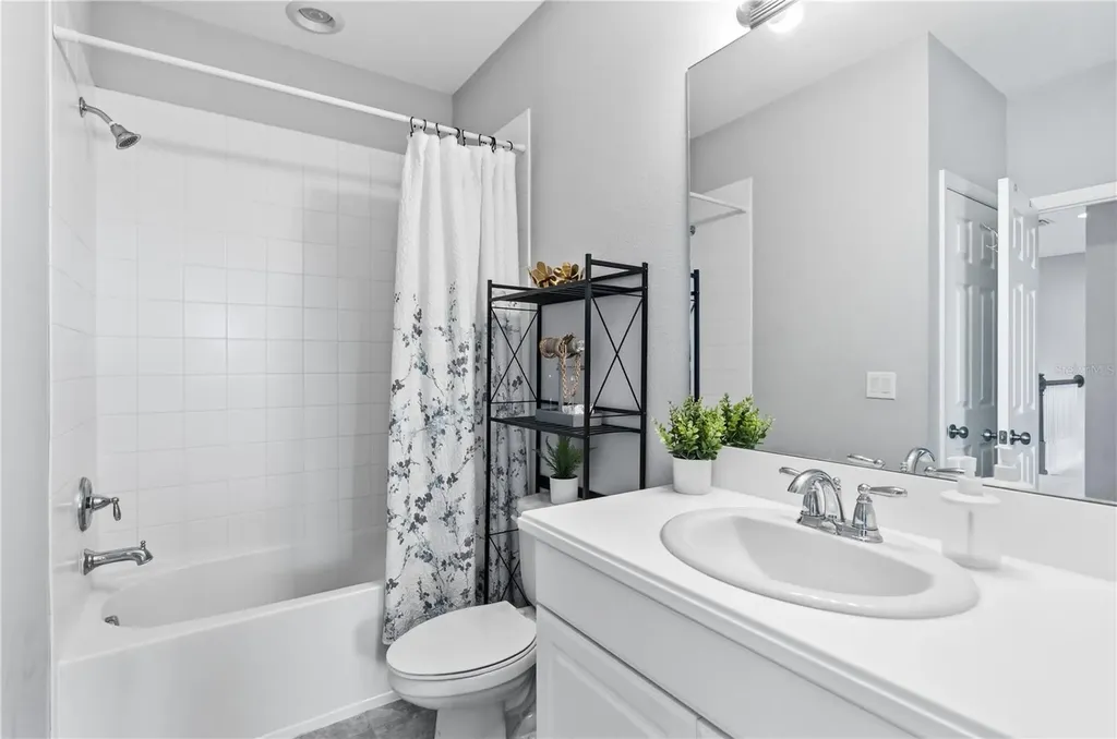 4939 Los Robles Court Palmetto FL 34221