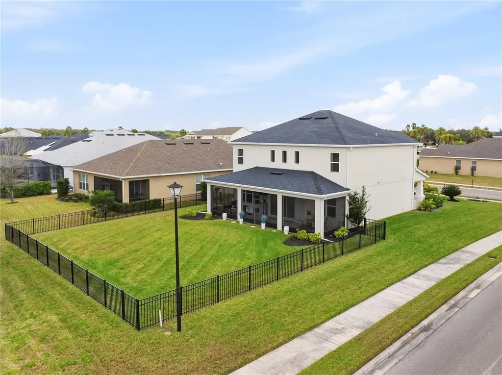 4939 Los Robles Court Palmetto FL 34221