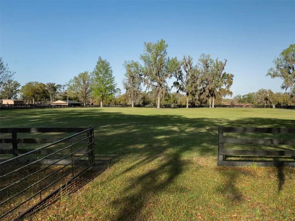 8535 NW 136th Avenue Road Ocala FL 34482