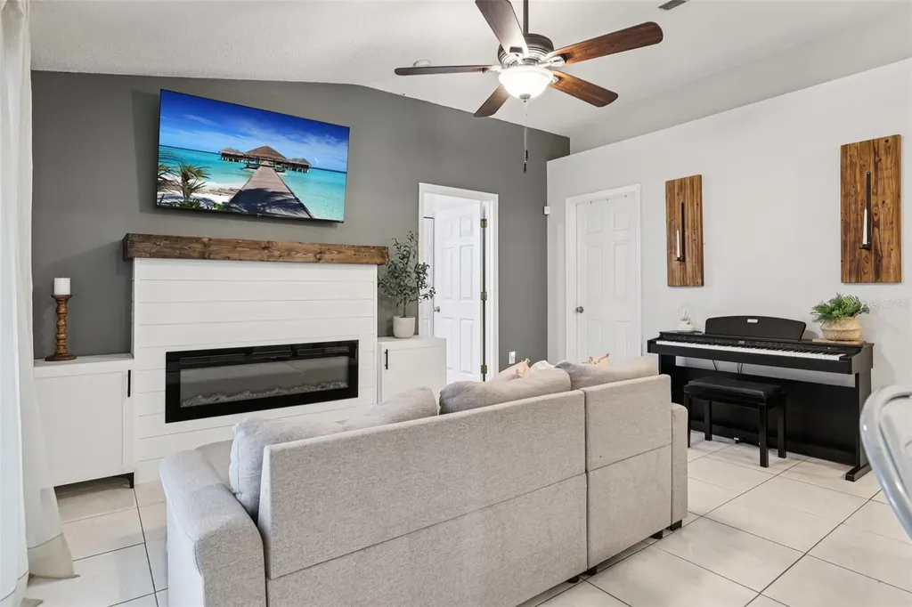 857 Marquis Court Kissimmee FL 34759
