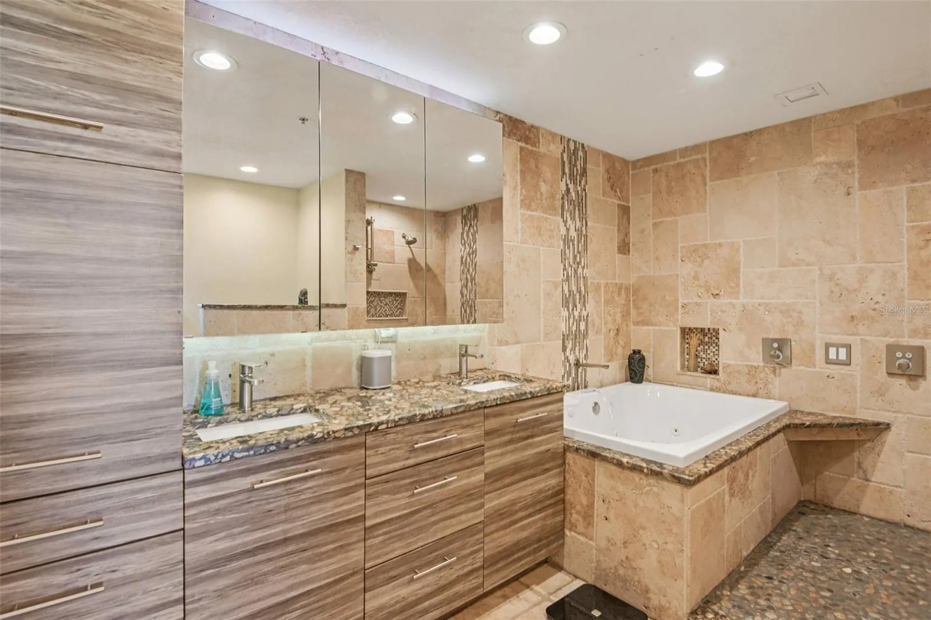226 5th Avenue N St Petersburg FL 33701