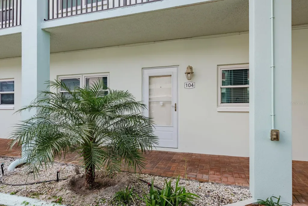 8 Glencoe Place Dunedin FL 34698