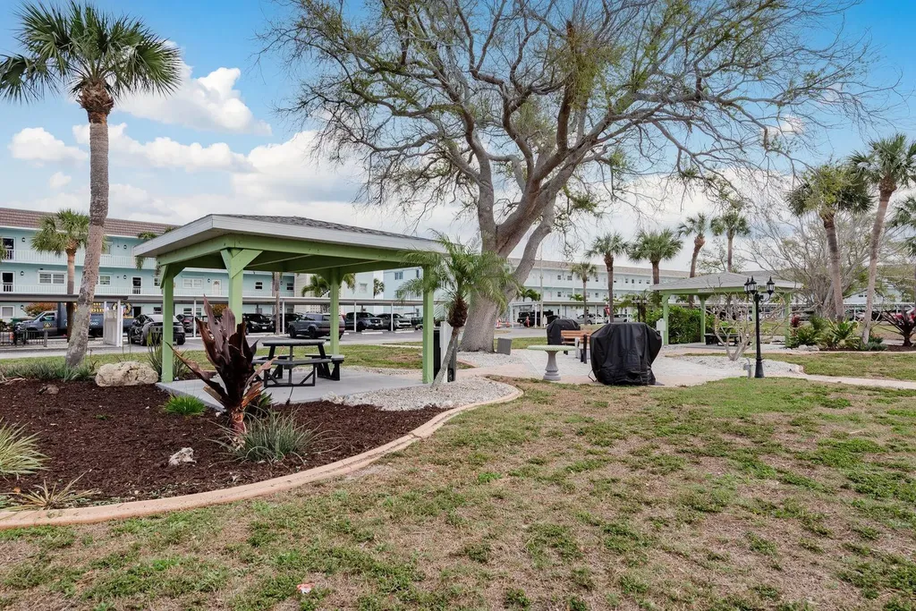 8 Glencoe Place Dunedin FL 34698