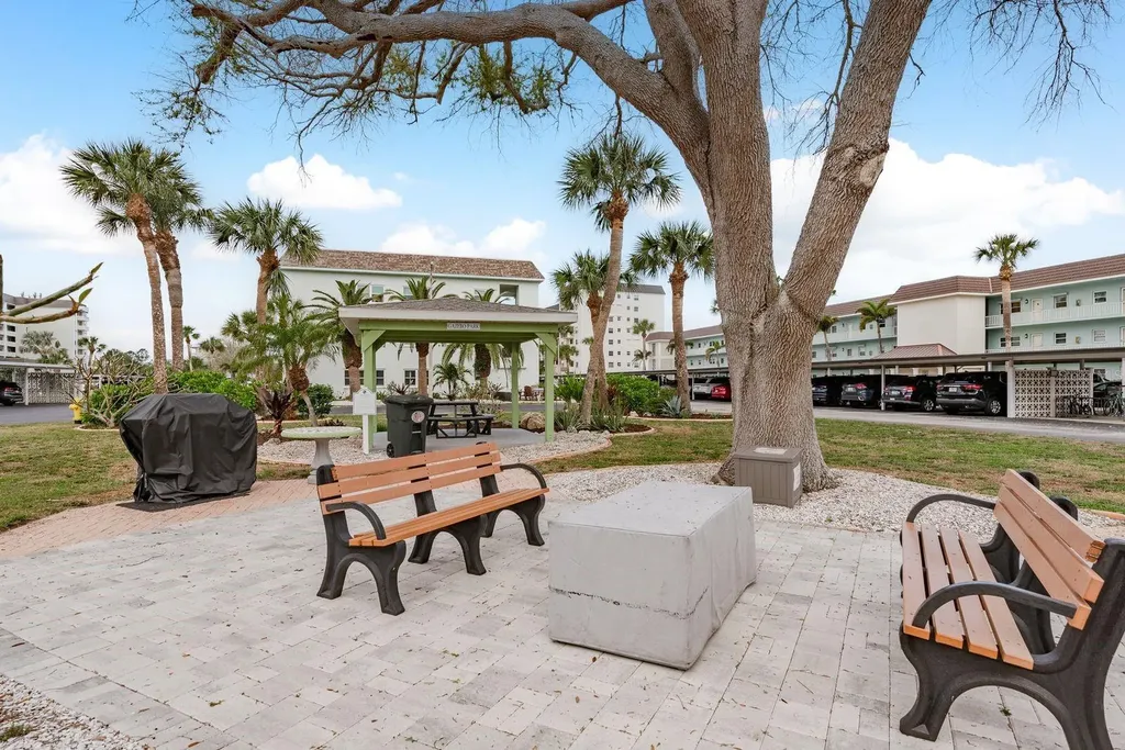 8 Glencoe Place Dunedin FL 34698