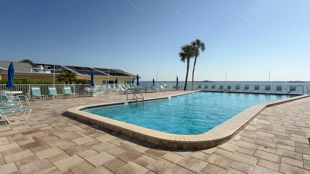 8 Glencoe Place Dunedin FL 34698