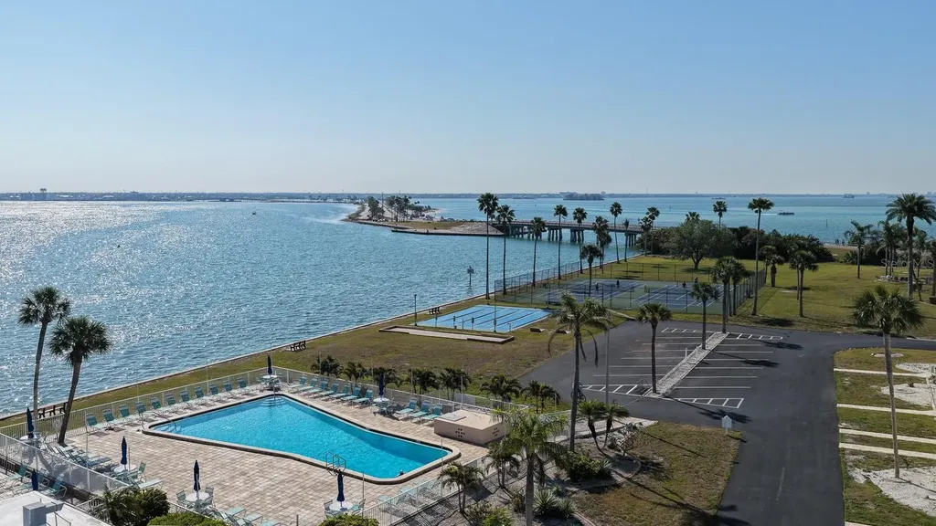 8 Glencoe Place Dunedin FL 34698