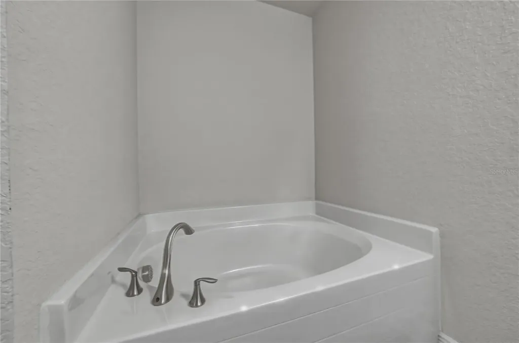 4734 Lathloa Loop Lakeland FL 33811