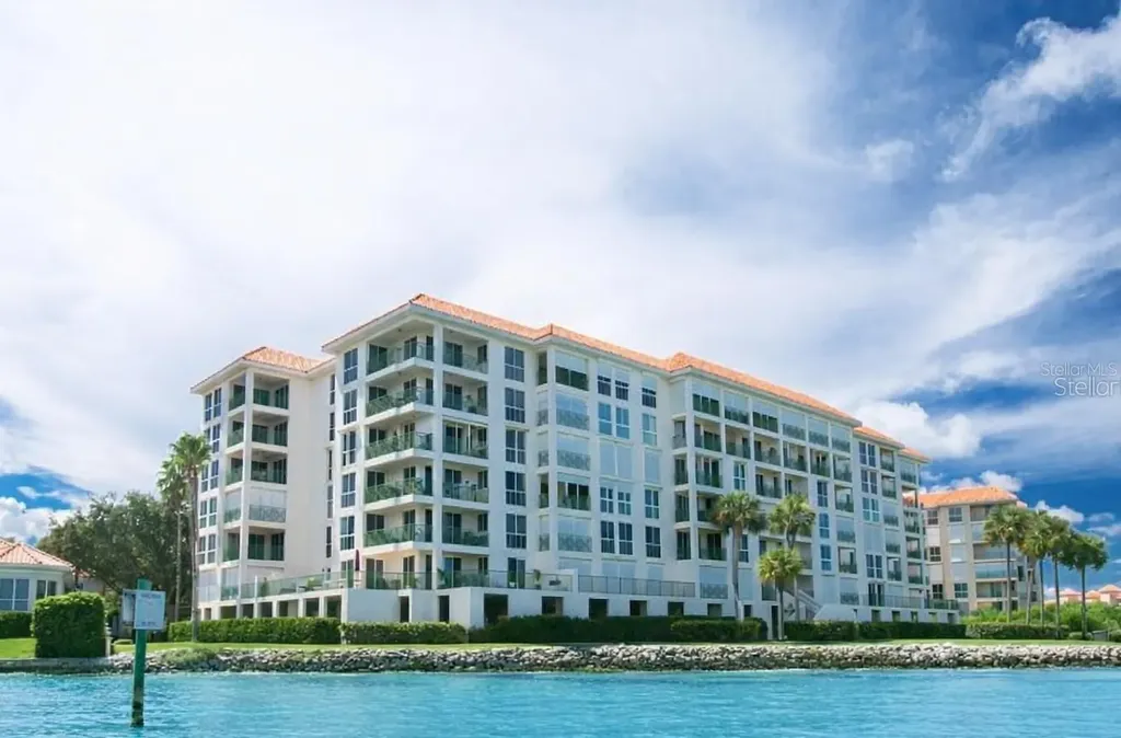 4717 Dolphin Cay Lane S St Petersburg FL 33711