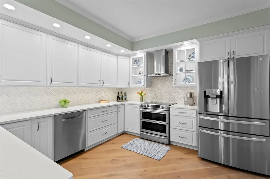 4717 Dolphin Cay Lane S St Petersburg FL 33711