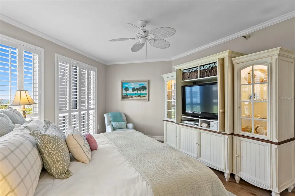 4717 Dolphin Cay Lane S St Petersburg FL 33711