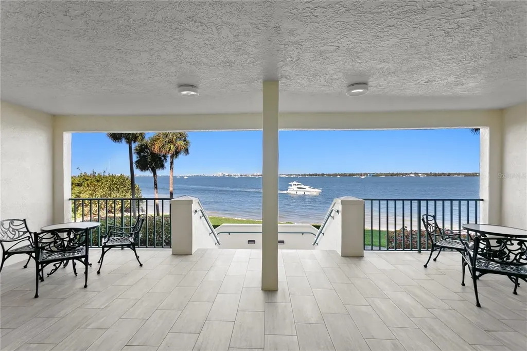 4717 Dolphin Cay Lane S St Petersburg FL 33711