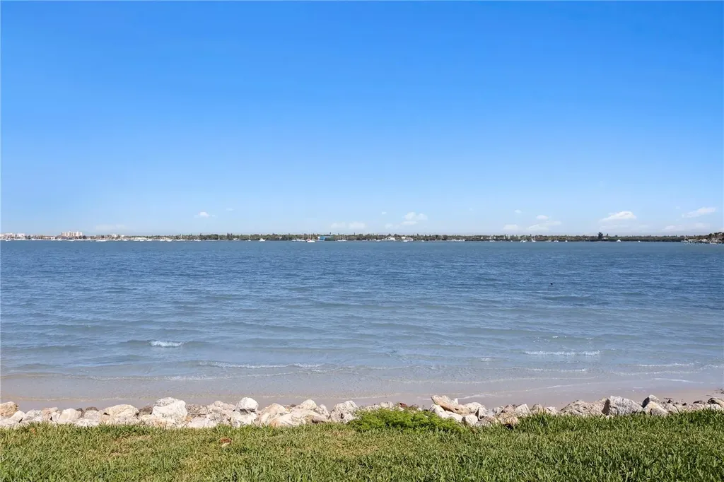 4717 Dolphin Cay Lane S St Petersburg FL 33711