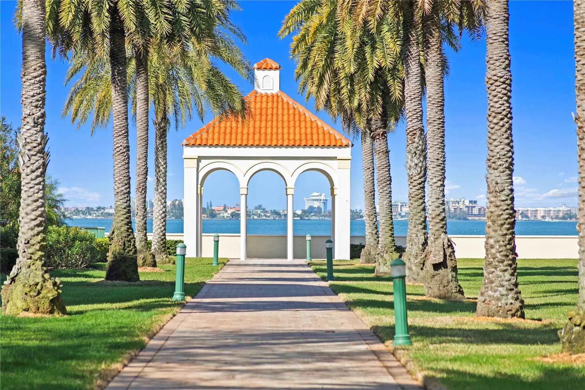 4717 Dolphin Cay Lane S St Petersburg FL 33711