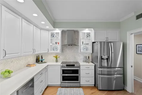 4717 Dolphin Cay Lane S St Petersburg FL 33711