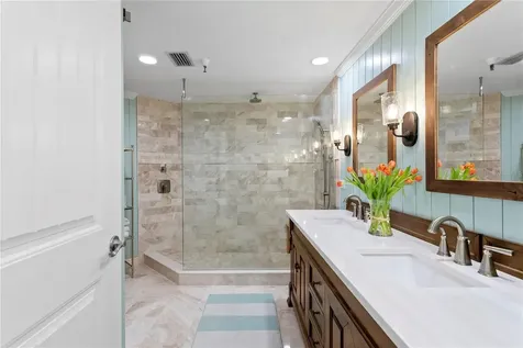 4717 Dolphin Cay Lane S St Petersburg FL 33711