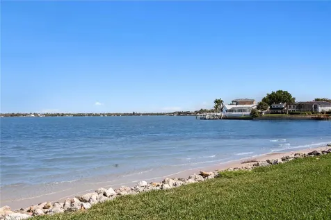 4717 Dolphin Cay Lane S St Petersburg FL 33711