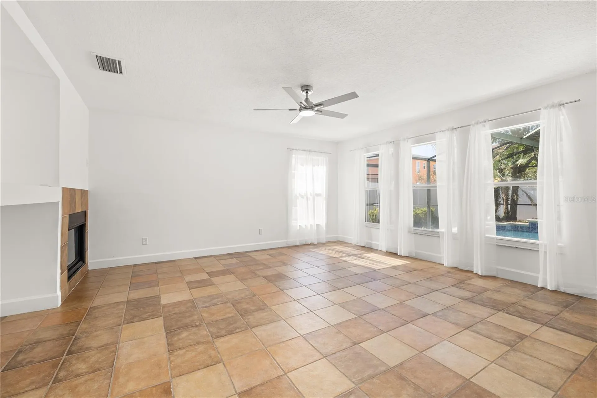 449 Rona Lane Davenport FL 33897
