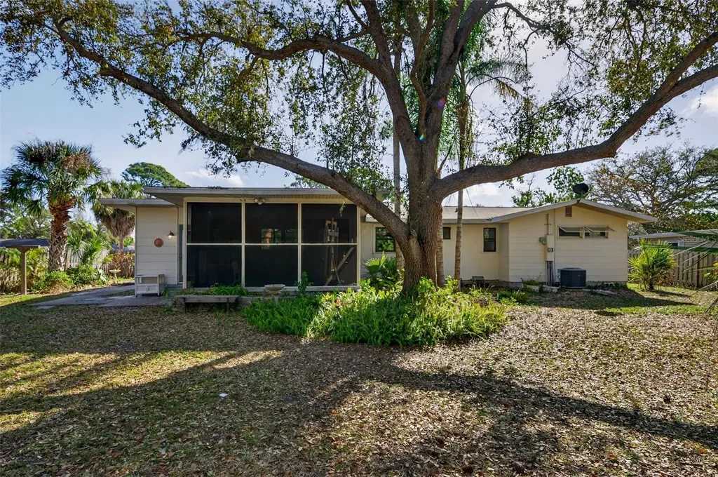 6338 Beechwood Avenue Sarasota FL 34231