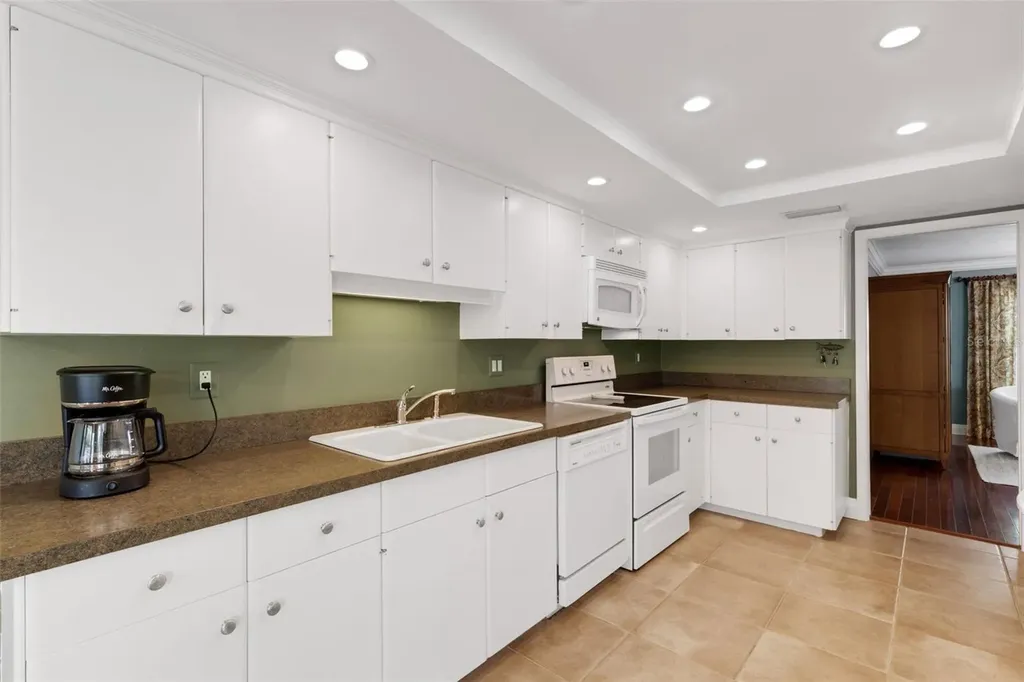 3016 Chase Circle Sarasota FL 34231