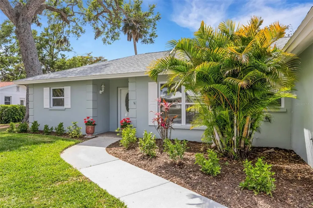 3016 Chase Circle Sarasota FL 34231