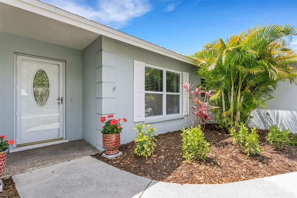 3016 Chase Circle Sarasota FL 34231