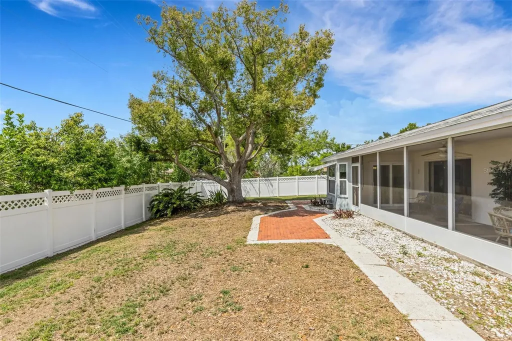 3016 Chase Circle Sarasota FL 34231