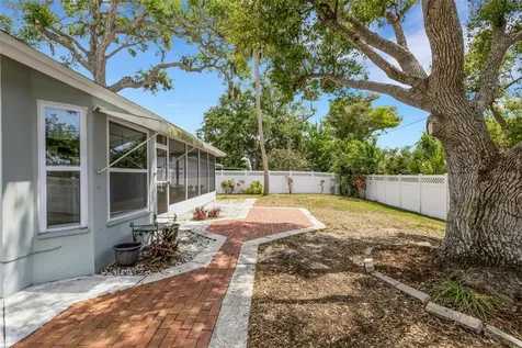 3016 Chase Circle Sarasota FL 34231