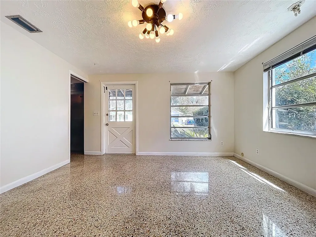 1415 E Idlewild Avenue Tampa FL 33604