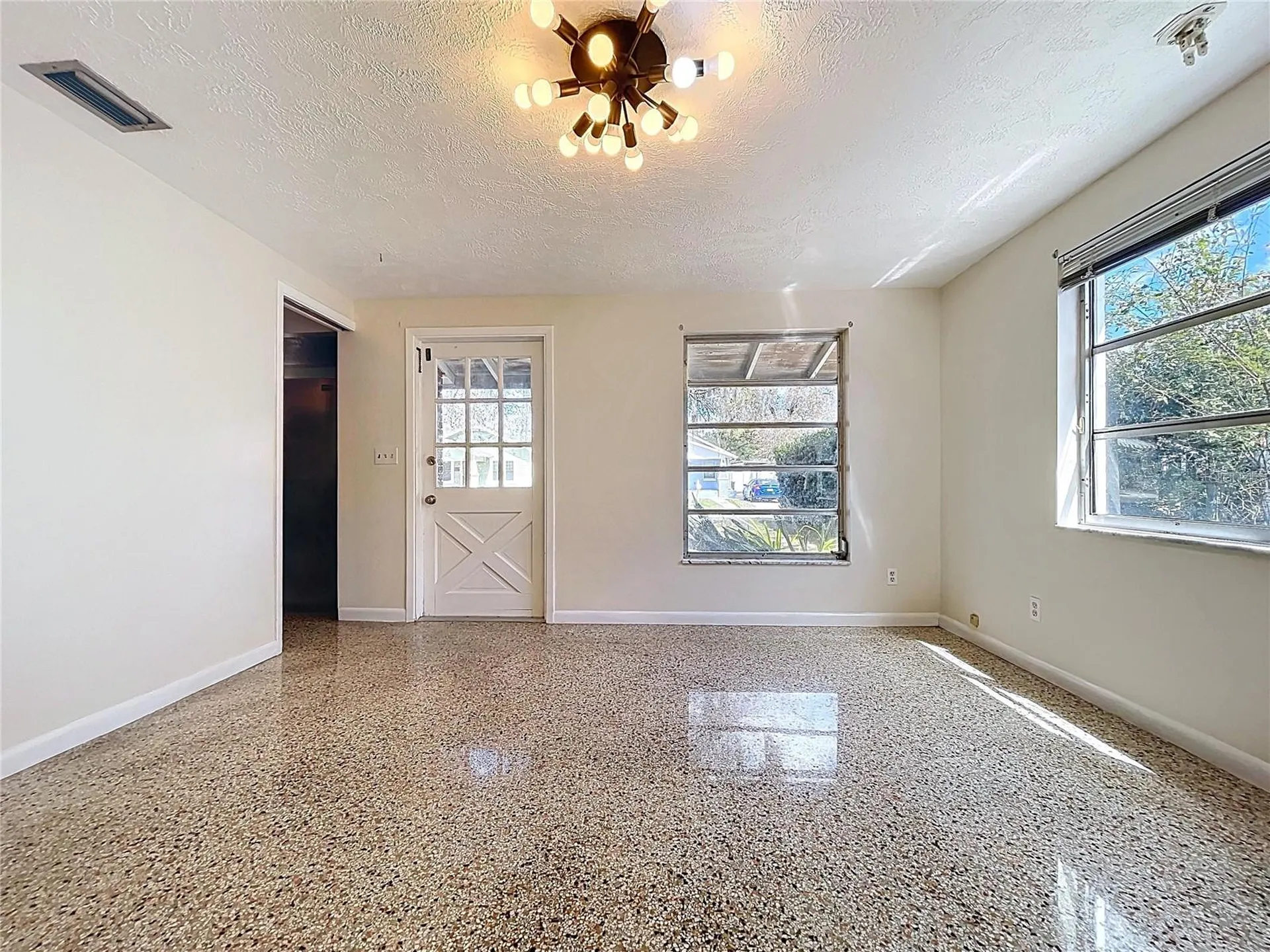 1415 E Idlewild Avenue Tampa FL 33604