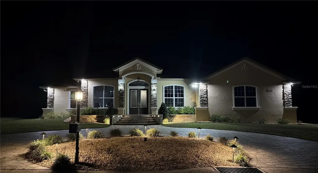 17898 SW 72nd Street Road Dunnellon FL 34432