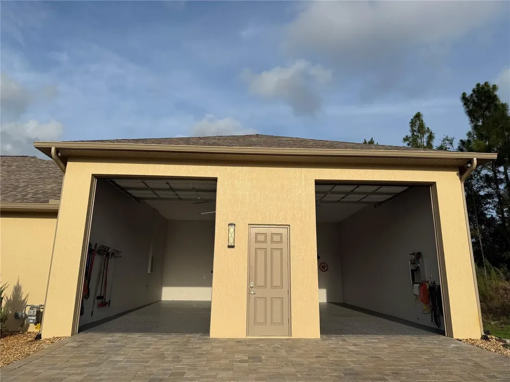 17898 SW 72nd Street Road Dunnellon FL 34432