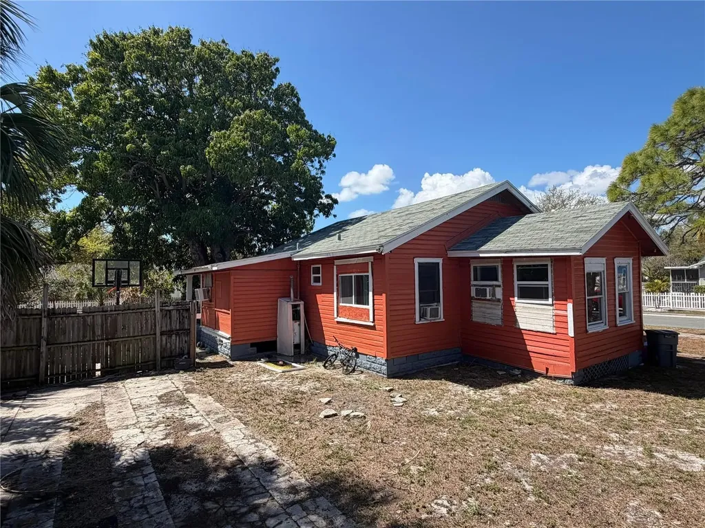 2500 Oakdale Street S St Petersburg FL 33705