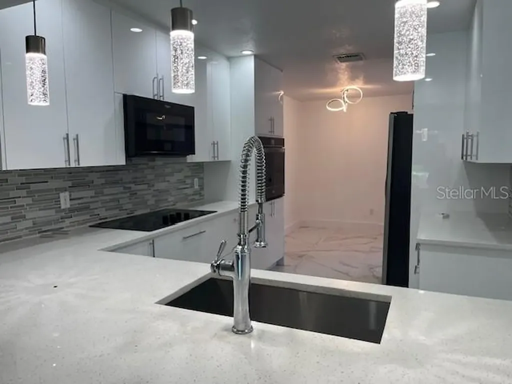 8217 Breeze Cove Lane Orlando FL 32819