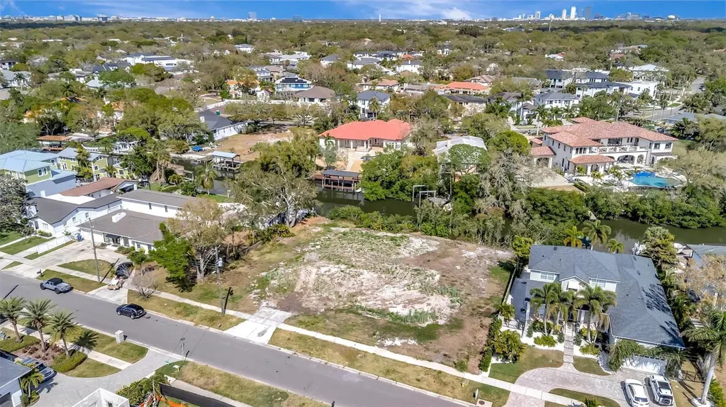 2618 S Dundee Street Tampa FL 33629