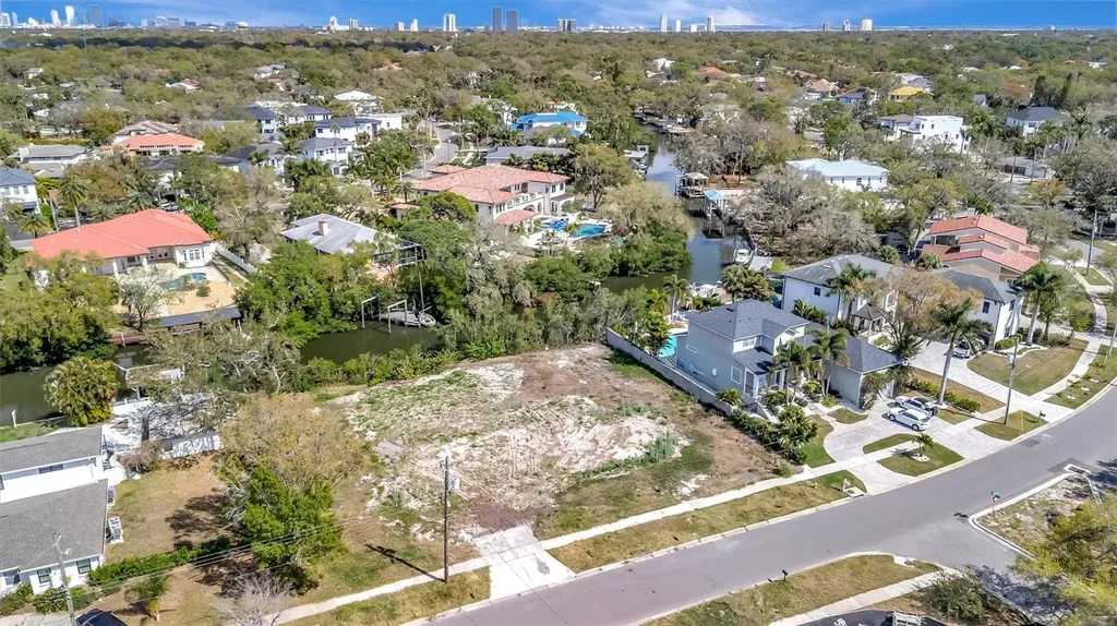 2618 S Dundee Street Tampa FL 33629