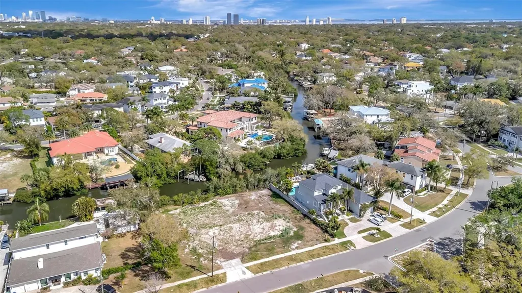 2618 S Dundee Street Tampa FL 33629