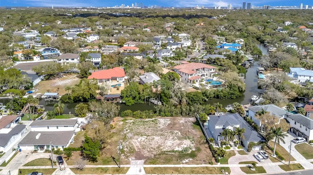 2618 S Dundee Street Tampa FL 33629