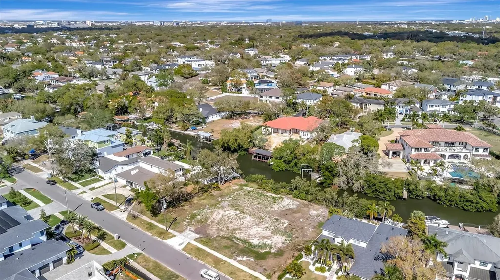 2618 S Dundee Street Tampa FL 33629