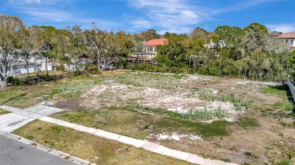 2618 S Dundee Street Tampa FL 33629