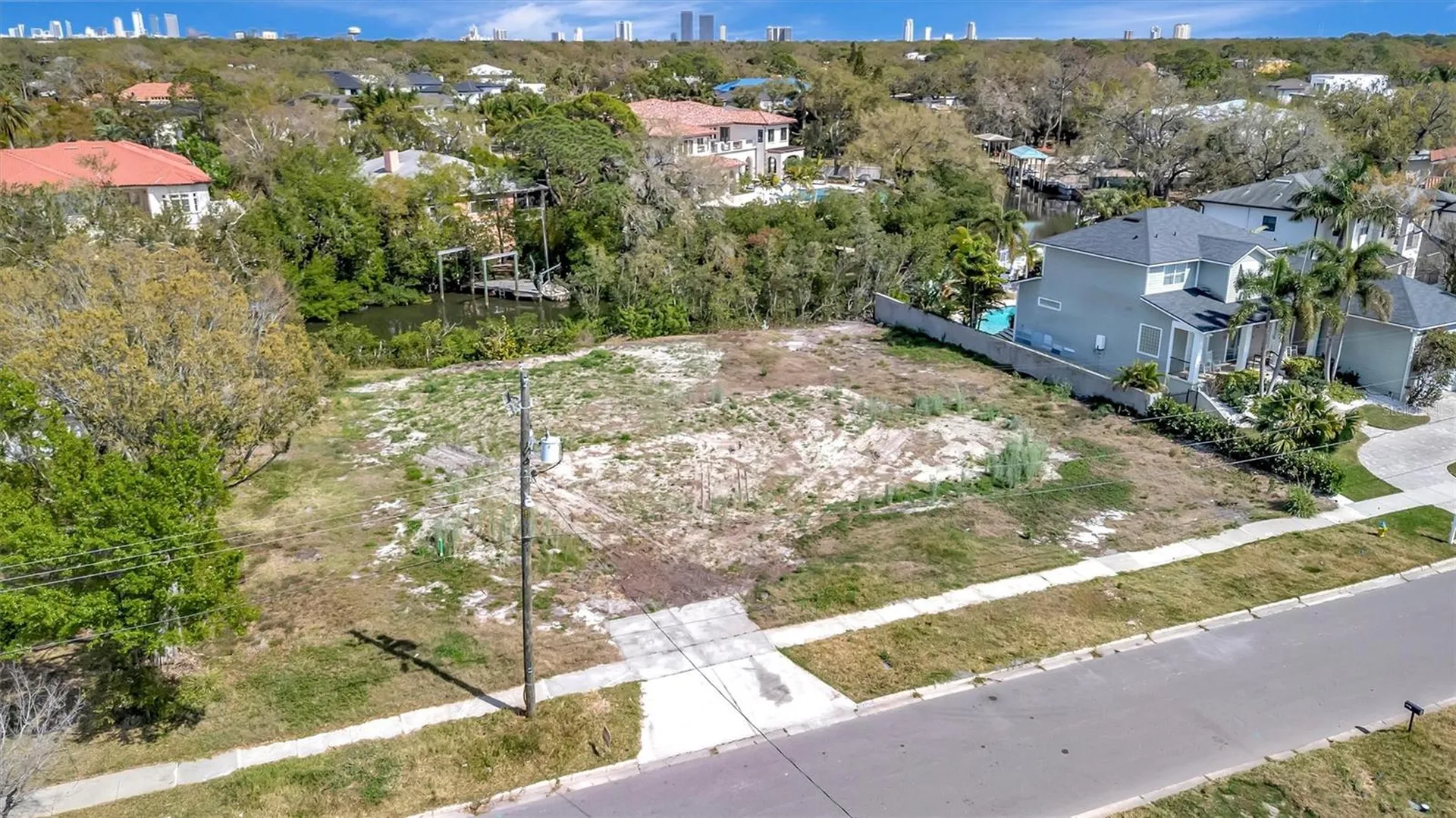 2618 S Dundee Street Tampa FL 33629