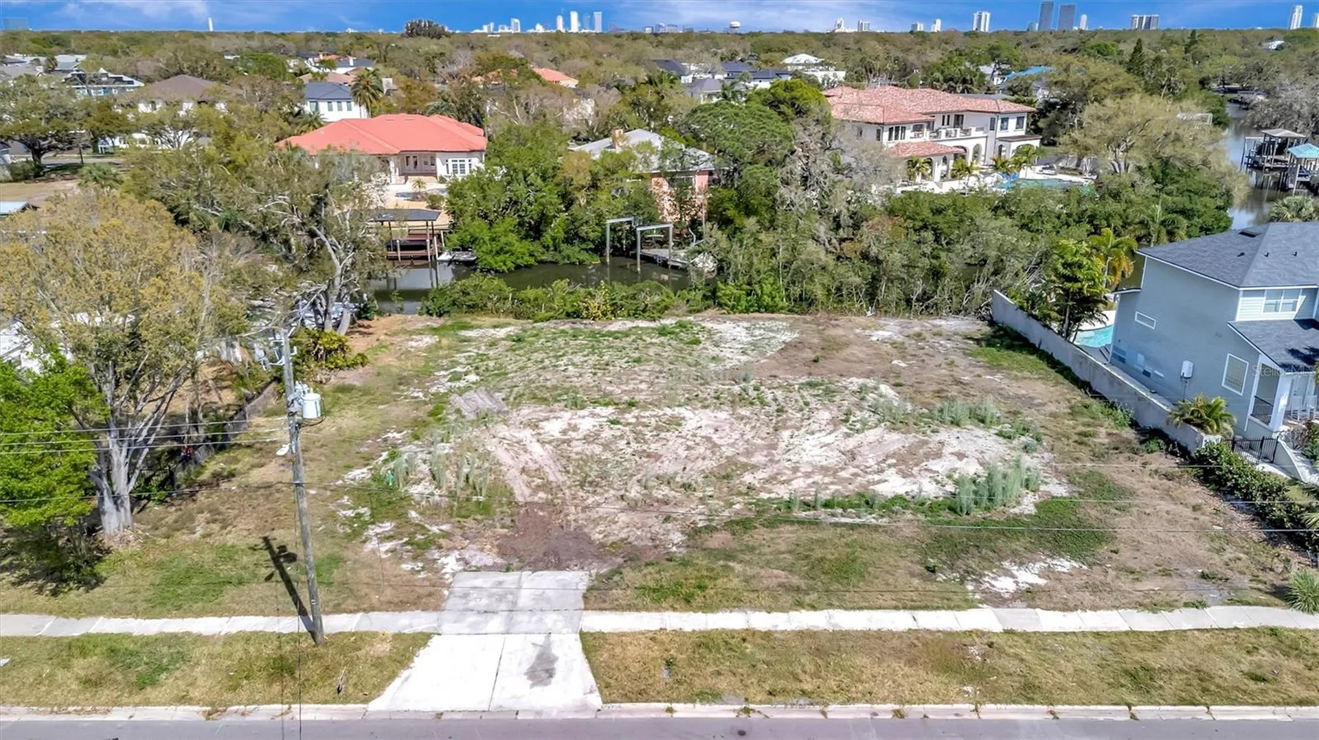 2618 S Dundee Street Tampa FL 33629
