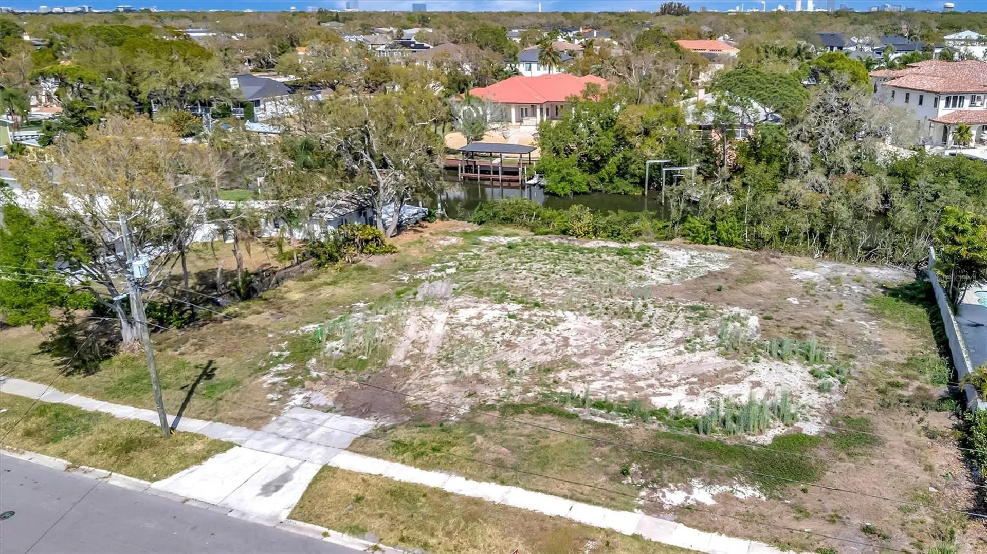 2618 S Dundee Street Tampa FL 33629